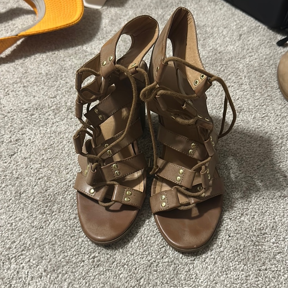 Size 7 heel Sandal